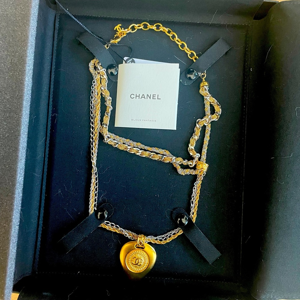 CHANEL Medallion Necklace CC